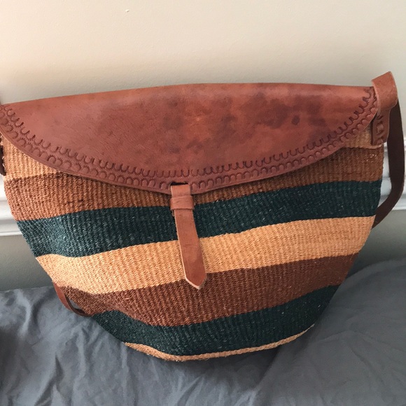 Large vintage woven tote - Picture 2 of 8
